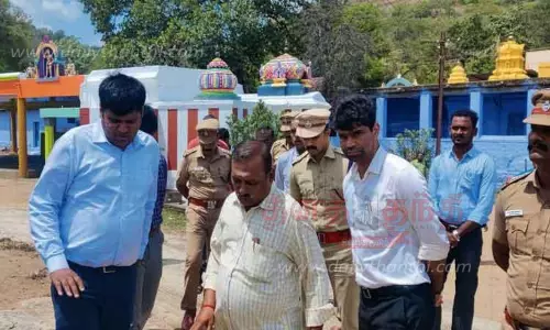 காரையாறு சொரிமுத்து அய்யனார் கோவிலில்  கலெக்டர் கார்த்திகேயன் ஆய்வு