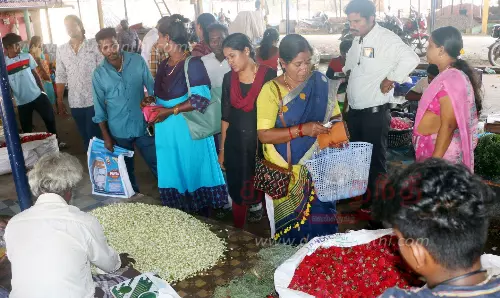 பூக்கள் விலை உயர்வு