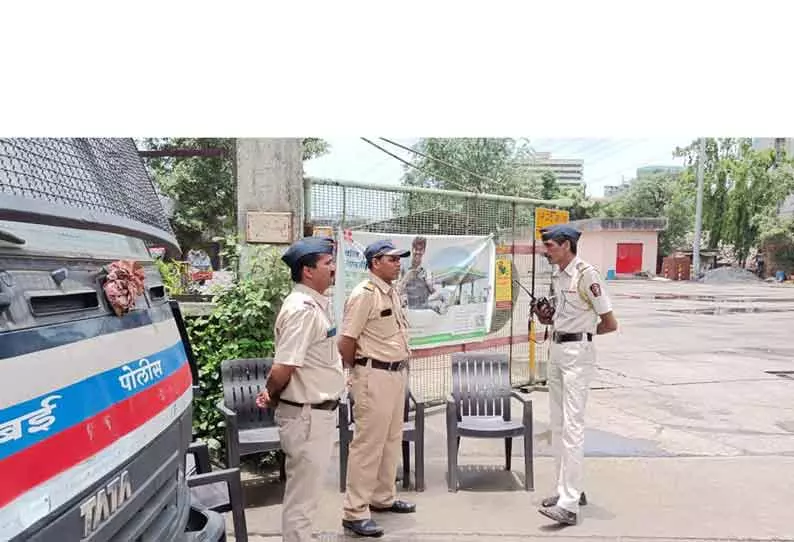 மும்பையில் 2-வது நாளாக பெஸ்ட் டிரைவர்கள் வேலை நிறுத்தம்- பஸ் சேவை பாதிப்பு