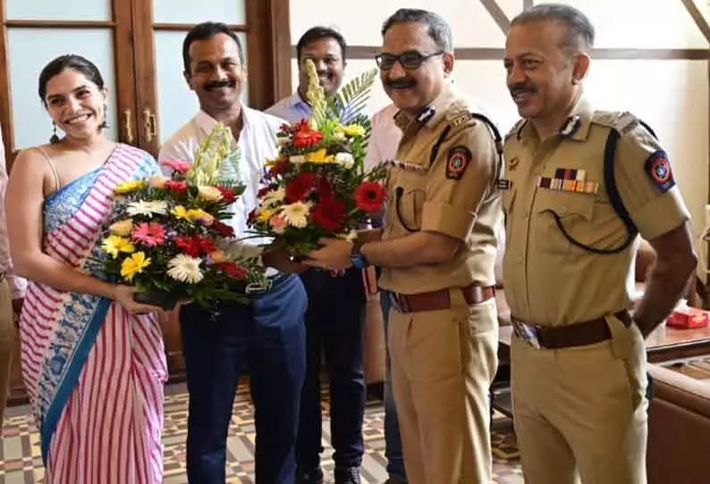 சார்ஜா சிறையில் அடைக்கப்பட்ட இந்தி நடிகை மும்பை திரும்பினார்- போதைப்பொருள் வழக்கில் சிக்க வைக்கப்பட்டவர்