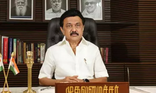 ஈரோடு அருகே காவிரி ஆற்றில் மூழ்கி உயிரிழந்தவர்களின் குடும்பத்தினருக்கு தலா ரூ.2 லட்சம் நிதியுதவி - முதல்-அமைச்சர் அறிவிப்பு ஈரோடு அருகே காவிரி ஆற்றில் மூழ்கி உயிரிழந்தவர்களின் குடும்பத்தினருக்கு தலா ரூ.2 லட்சம் நிதியுதவி - முதல்-அமைச்சர் அறிவிப்பு