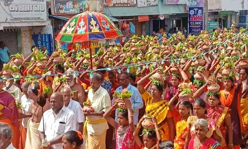 சக்தி மாரியம்மன் கோவிலுக்கு 108 பால்குட ஊர்வலம்