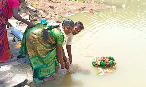 ஆடிப்பெருக்கு விழா கொண்டாட்டம் ஆடிப்பெருக்கு விழா கொண்டாட்டம்