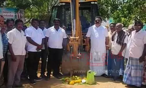 ரூ.55 லட்சத்தில் புதிய தார்சாலை அமைக்கும் பணி