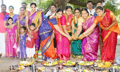 ஆடிப்பெருக்கு விழா கோலாகலம்