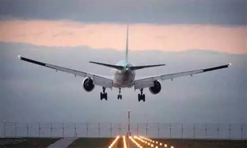 கேரளாவில் இருந்து சார்ஜாவுக்கு புறப்பட்ட விமானம் அவசரமாக தரையிறக்கம்