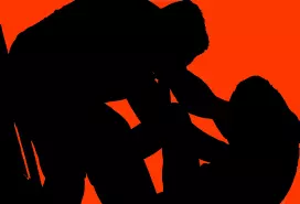 காதலை ஏற்க மறுத்ததால் ஆத்திரம்; மாணவியை கழுத்தை நெரித்து கொல்ல முயன்ற வாலிபர் கைது காதலை ஏற்க மறுத்ததால் ஆத்திரம்; மாணவியை கழுத்தை நெரித்து கொல்ல முயன்ற வாலிபர் கைது