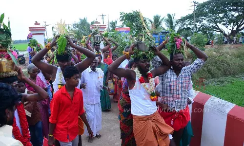 ஆடி வெள்ளி காவடி பூக்குழி திருவிழா ஆடி வெள்ளி காவடி பூக்குழி திருவிழா