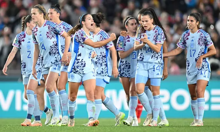 பெண்கள் உலகக்கோப்பை கால்பந்து: முதல் அணியாக காலிறுதிக்குள்  நுழைந்தது ஸ்பெயின்...!