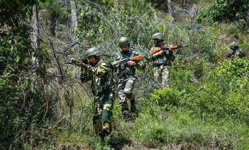 காஷ்மீரில் பயங்கரவாதிகளுடன் நடைபெற்ற என்கவுண்ட்டரில் 3 ராணுவ வீரர்கள் வீர மரணம் காஷ்மீரில் பயங்கரவாதிகளுடன் நடைபெற்ற என்கவுண்ட்டரில் 3 ராணுவ வீரர்கள் வீர மரணம்
