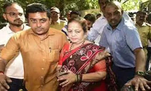 கொரோனா தடுப்பு பணி முறைகேடு; முன்னாள் மேயர் கிஷோரி பெட்னேகர் மீது வழக்குப்பதிவு கொரோனா தடுப்பு பணி முறைகேடு; முன்னாள் மேயர் கிஷோரி பெட்னேகர் மீது வழக்குப்பதிவு