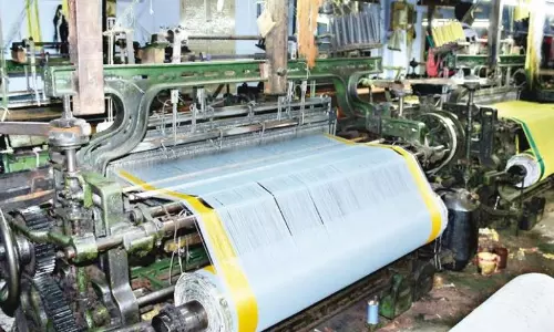 குறிப்பிட்ட துணி ரகங்களை விசைத்தறியில் உற்பத்தி செய்ய மத்திய அரசு தடை குறிப்பிட்ட துணி ரகங்களை விசைத்தறியில் உற்பத்தி செய்ய மத்திய அரசு தடை