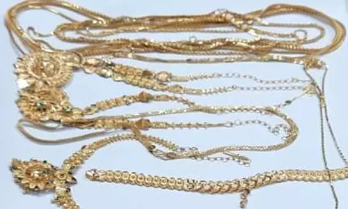 சேலத்தில்அழகுநிலையத்தில் 24 பவுன் நகை மாயம்போலீசார் விசாரணை