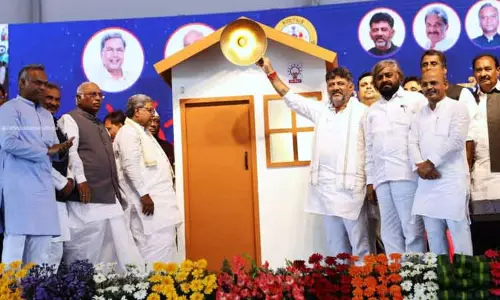 பணக்காரர்களின் பல கோடி ரூபாய் கடனை தள்ளுபடி செய்யும் போது, ஏழைகளுக்கு இலவசங்கள் வழங்கினால் அரசு திவாலாகி விடுமா?  பா.ஜனதாவுக்கு, டி.கே.சிவக்குமார் கேள்வி