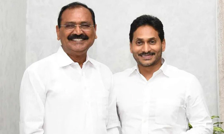 திருப்பதி கோவில் தேவஸ்தான அறங்காவலர் குழு தலைவராக கருணாகர் ரெட்டி நியமனம்