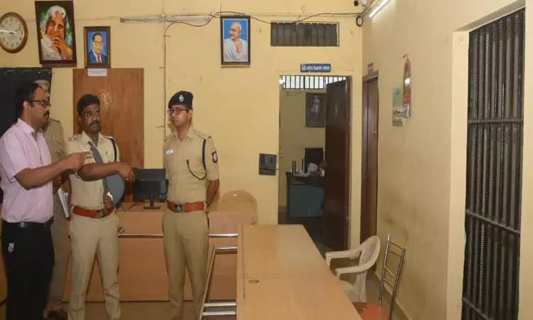 திருவள்ளூர்கலெக்டர்–திருவள்ளூர் தாலுகா போலீஸ் நிலையத்தில்ஆய்வு