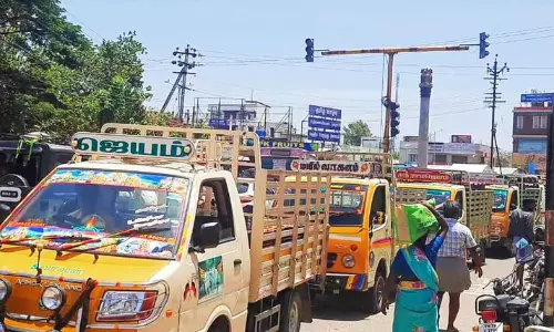 பிரதான சாலைகளில் கடும் போக்குவரத்து நெரிசல்