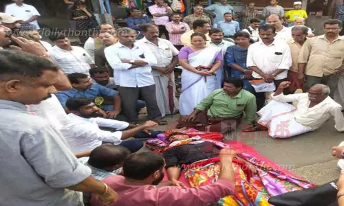 பொதுமக்கள் சாலை மறியல் போராட்டம்