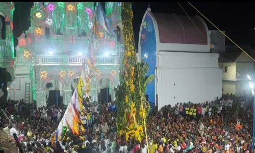 காமநாயக்கன்பட்டி புனித பரலோக மாதா திருத்தல விண்ணேற்பு பெருவிழா கொடியேற்றத்துடன் தொடங்கியது