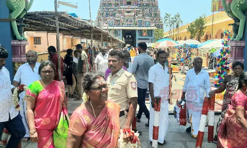 100-க்கும் மேற்பட்டோர் ஆயுள் விருத்தி ஹோமம் செய்தனர் 100-க்கும் மேற்பட்டோர் ஆயுள் விருத்தி ஹோமம் செய்தனர்