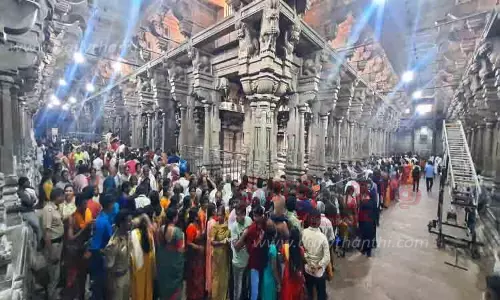 ராமேசுவரம் கோவிலில் குவிந்த பக்தர்கள்