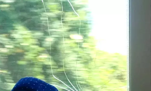 வந்தே பாரத் ரெயில் மீது கல்வீச்சு