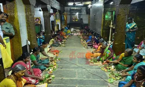 திரவுபதி அம்மன் கோவிலில் திருவிளக்கு பூஜை