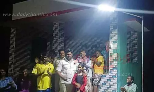 தி.மு.க. சார்பில் சோலார் மின்விளக்கு வசதி தி.மு.க. சார்பில் சோலார் மின்விளக்கு வசதி