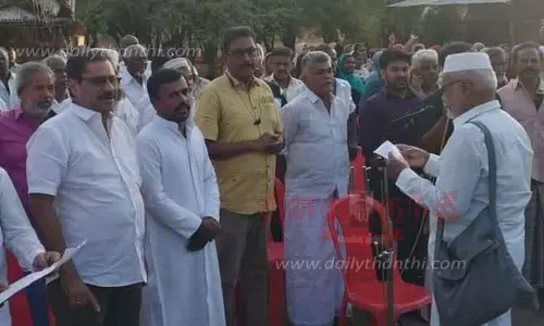 கல்லிடைக்குறிச்சியில் கண்டன ஆர்ப்பாட்டம் கல்லிடைக்குறிச்சியில் கண்டன ஆர்ப்பாட்டம்