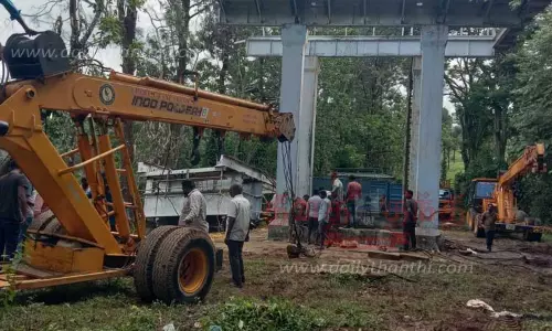 மின் நிலையத்துக்கு தண்ணீர் திறக்க புதிய வால்வு