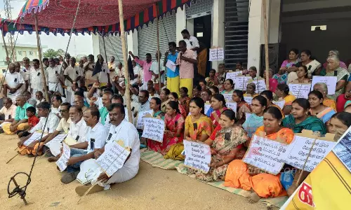 கைத்தறி நெசவாளர்கள் ஆர்ப்பாட்டம்