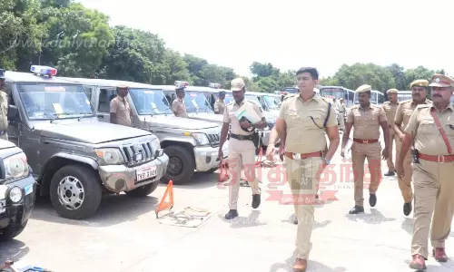 நாகையில் போலீசாரின் வாகனங்கள் ஆய்வு நாகையில் போலீசாரின் வாகனங்கள் ஆய்வு