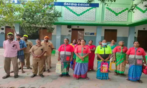 மாநகராட்சி ஒப்பந்த டிரைவர்கள், கிளீனர்கள் வேலைநிறுத்த போராட்டம்