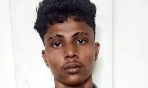 கடையின் பூட்டை உடைத்து செல்போன்கள் திருடிய வாலிபர் கைது