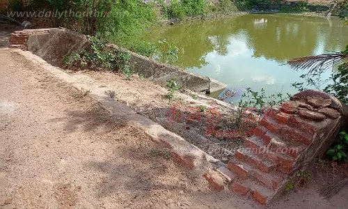 சேதமடைந்த படித்துறை சீரமைக்கப்படுமா?