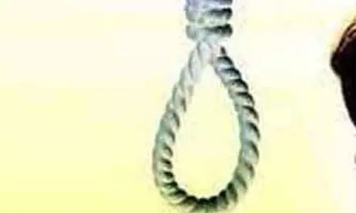 மனைவி இறந்த துக்கத்தில்தொழிலாளி தூக்குப்போட்டு தற்கொலை மனைவி இறந்த துக்கத்தில்தொழிலாளி தூக்குப்போட்டு தற்கொலை