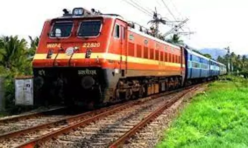 அரக்கோணம் - திருத்தணி இடையே  சிறப்பு புறநகர் ரெயில் இயக்கம்