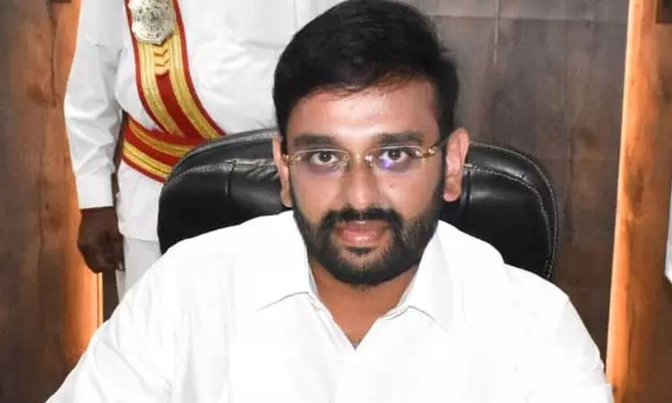 மிதவைக்கூண்டுகளில் கடல் மீன்கள் வளர்க்க மீனவர்களுக்கு மானியம்கலெக்டர் தகவல்