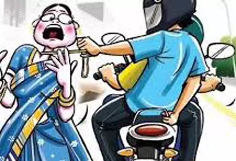 மூதாட்டியிடம் சங்கிலி பறிப்பு