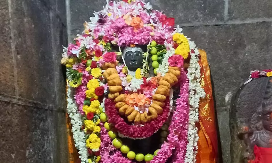 கோவில்களில் தேய்பிறை அஷ்டமி வழிபாடு கோவில்களில் தேய்பிறை அஷ்டமி வழிபாடு