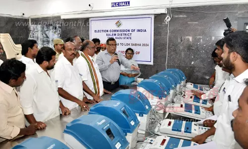 மாதிரி வாக்குப்பதிவை கலெக்டர் கார்மேகம் ஆய்வு