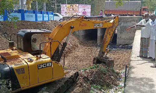 கழுமலையாறு தூர்வாரும் பணி நிறைவு கழுமலையாறு தூர்வாரும் பணி நிறைவு