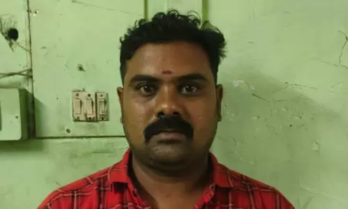 மொபட் திருடிய வாலிபர் கைது