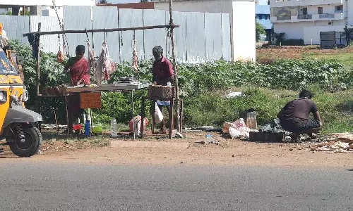 சுகாதாரமற்ற முறையில் விற்பனையாகும் ஆட்டு இறைச்சி