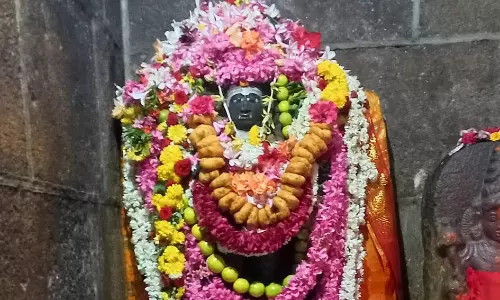 கோவில்களில் தேய்பிறை அஷ்டமி வழிபாடு கோவில்களில் தேய்பிறை அஷ்டமி வழிபாடு