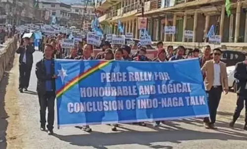 வன்முறைகளுக்கு மத்தியில் மணிப்பூரில் நாகா பழங்குடியினர் இன்று பேரணி