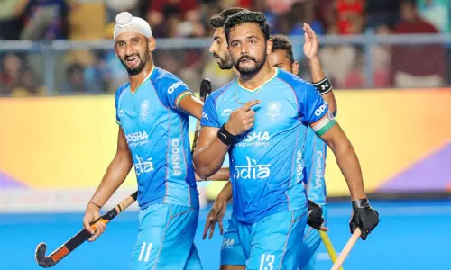 ஆசிய கோப்பை ஆக்கி: பாகிஸ்தானை வீழ்த்தி இந்தியா அபாரம் ஆசிய கோப்பை ஆக்கி: பாகிஸ்தானை வீழ்த்தி இந்தியா அபாரம்