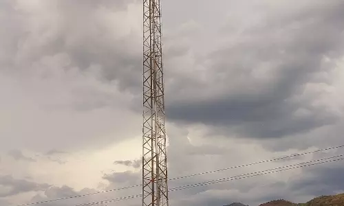 காட்சிப்பொருளான பி.எஸ்.என்.எல். செல்போன் கோபுரம்; சிக்னல் கிடைக்காமல் வாடிக்கையாளர்கள் தவிப்பு