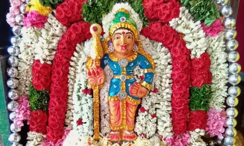 முருகன் கோவில்களில் ஆடி கிருத்திகை வழிபாடு