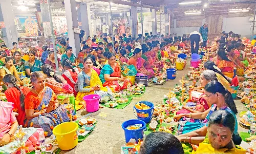 பாலமுருகன் கோவிலில் குத்துவிளக்கு பூஜை பாலமுருகன் கோவிலில் குத்துவிளக்கு பூஜை